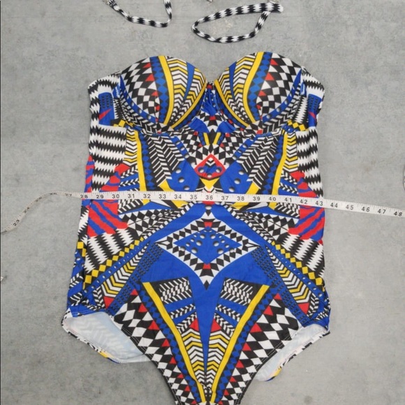 MULTI COLOR PLIS SIZE MONOKINI SWIMSUIT - Picture 4 of 8